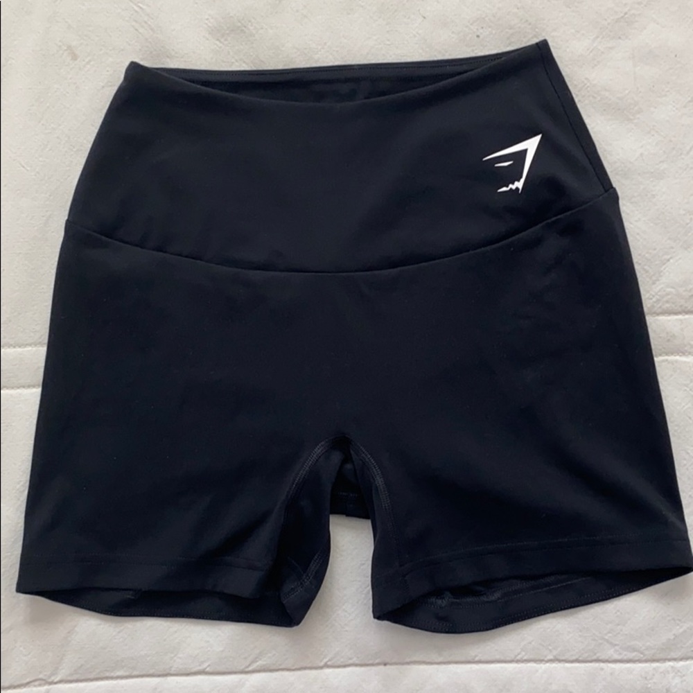 GYMSHARK TRAINING SHORTS